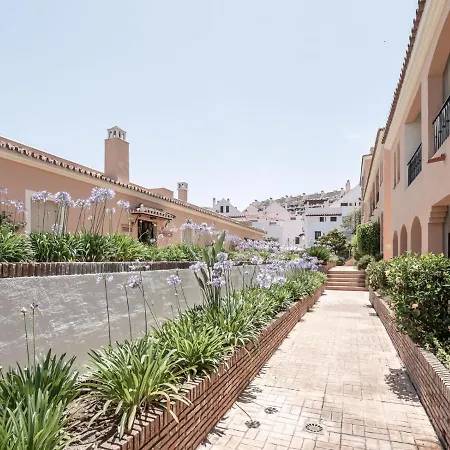 Vogue Styled Flat In The Heart Of Nueva Andalucia Marbella